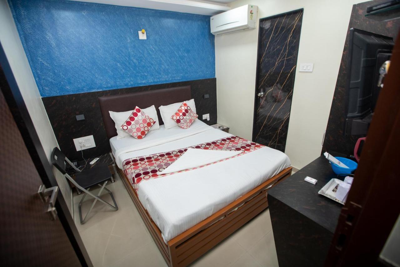 Hotel J D Residency Мумбаи Экстерьер фото