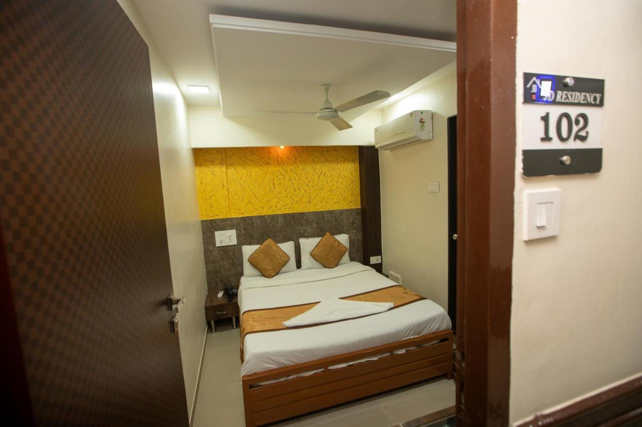 Hotel J D Residency Мумбаи Экстерьер фото