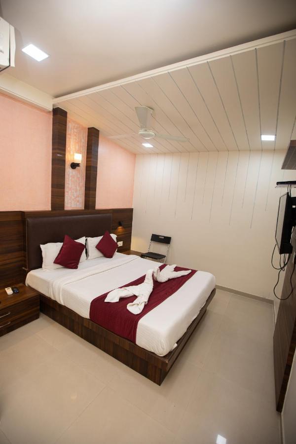 Hotel J D Residency Мумбаи Экстерьер фото