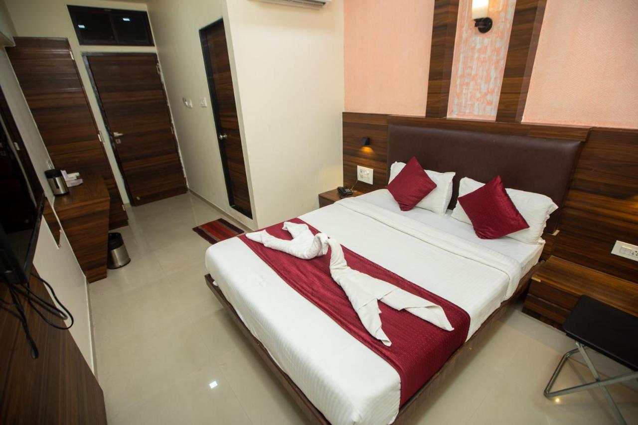 Hotel J D Residency Мумбаи Экстерьер фото