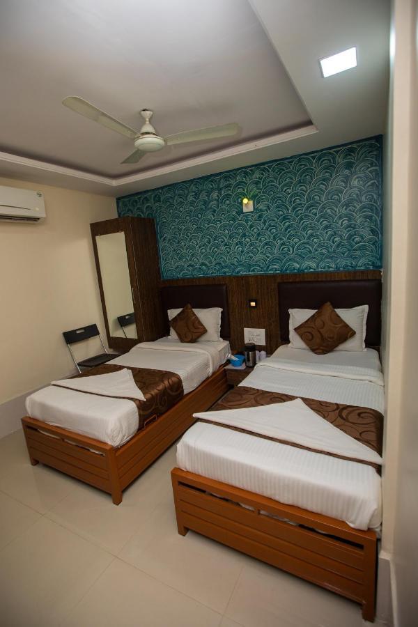 Hotel J D Residency Мумбаи Экстерьер фото