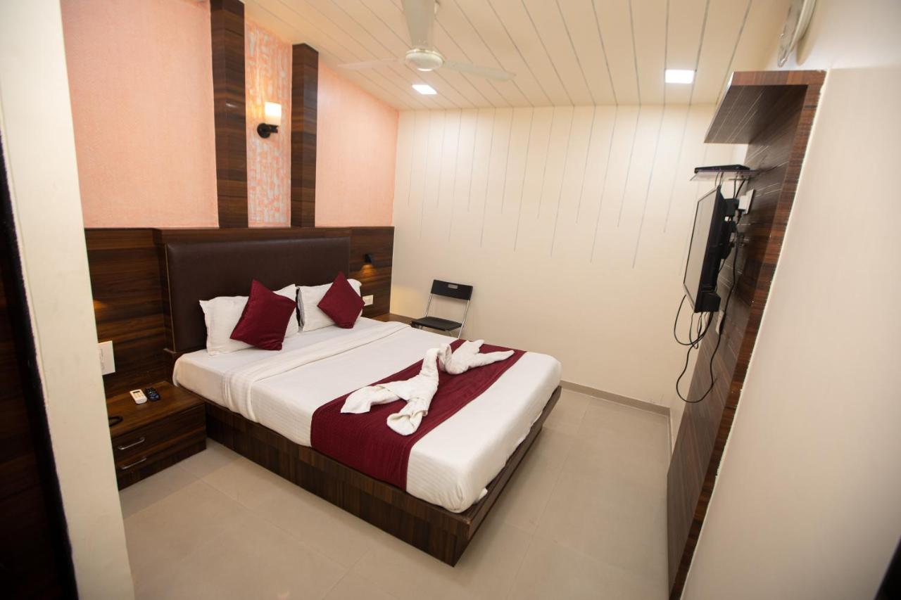 Hotel J D Residency Мумбаи Экстерьер фото
