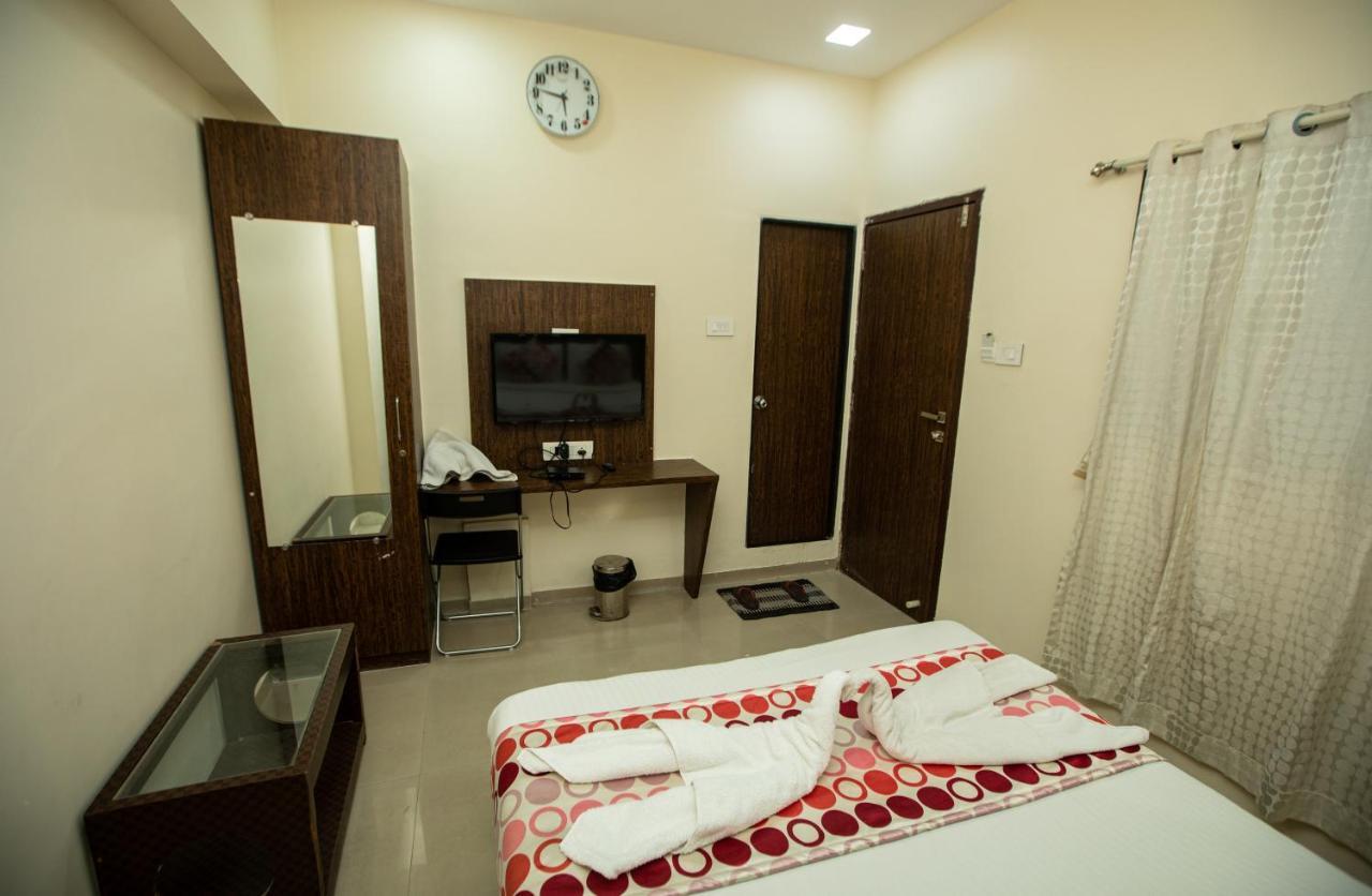 Hotel J D Residency Мумбаи Экстерьер фото
