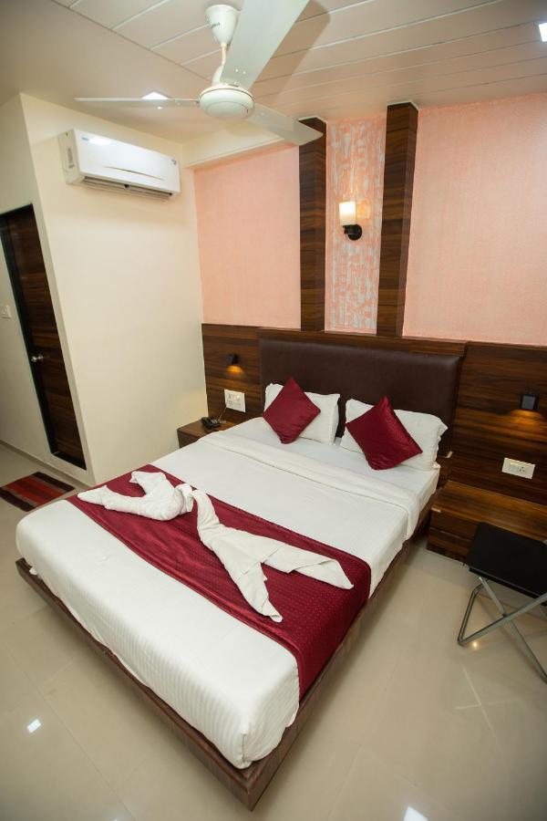 Hotel J D Residency Мумбаи Экстерьер фото