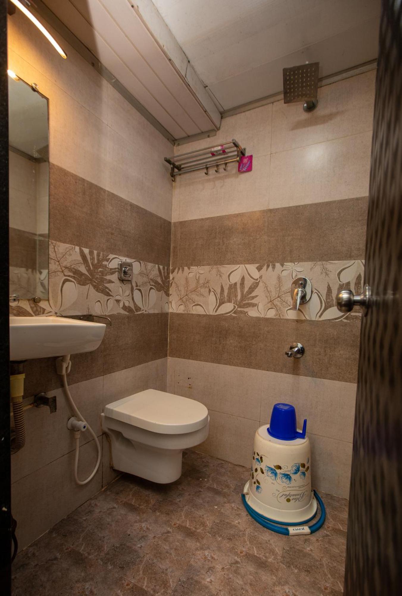 Hotel J D Residency Мумбаи Экстерьер фото